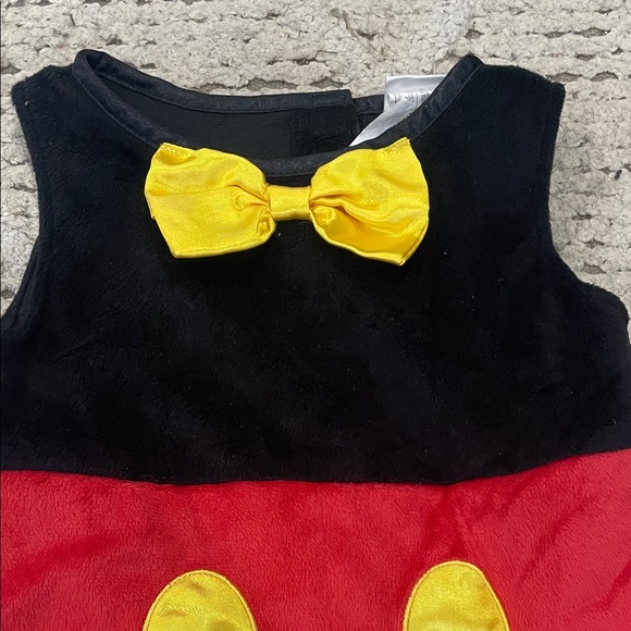 Kids Mickey Mouse Costume with Gloves - Picture 2 of 11